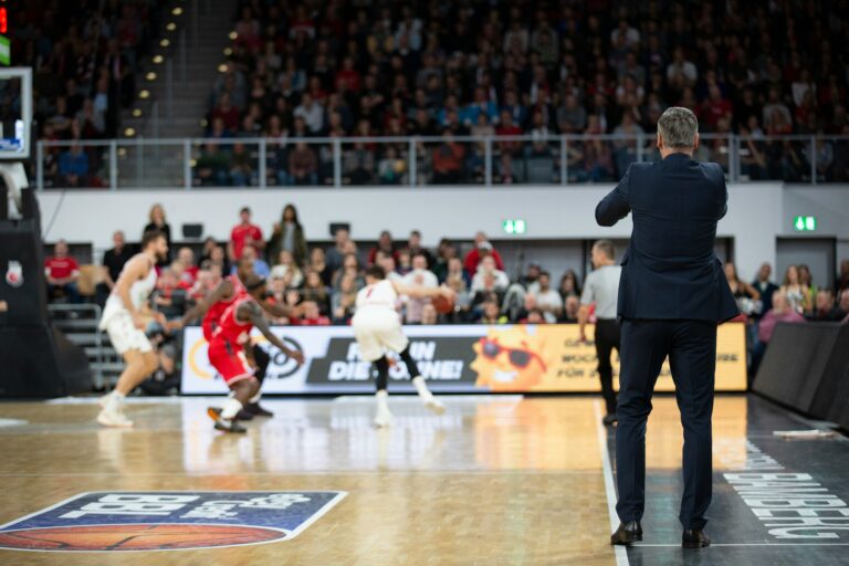 Trenér basketbalu Clif Wegner zemřel ve věku 72 let